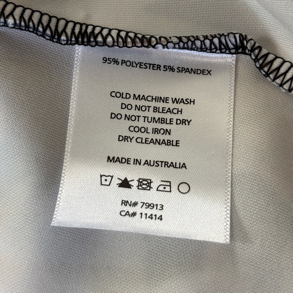 NWT Soon Maternity black floral print V-neck dress with 3/4 sleeves 
Size medium - Picture 5 of 8